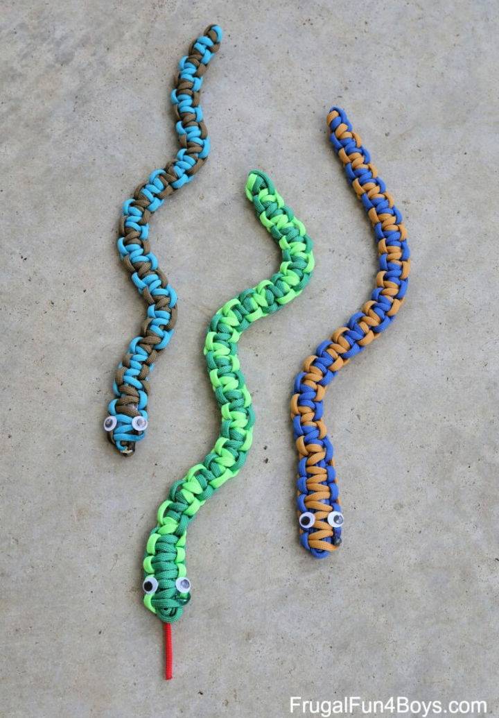 Paracord Snake With Details Instructions