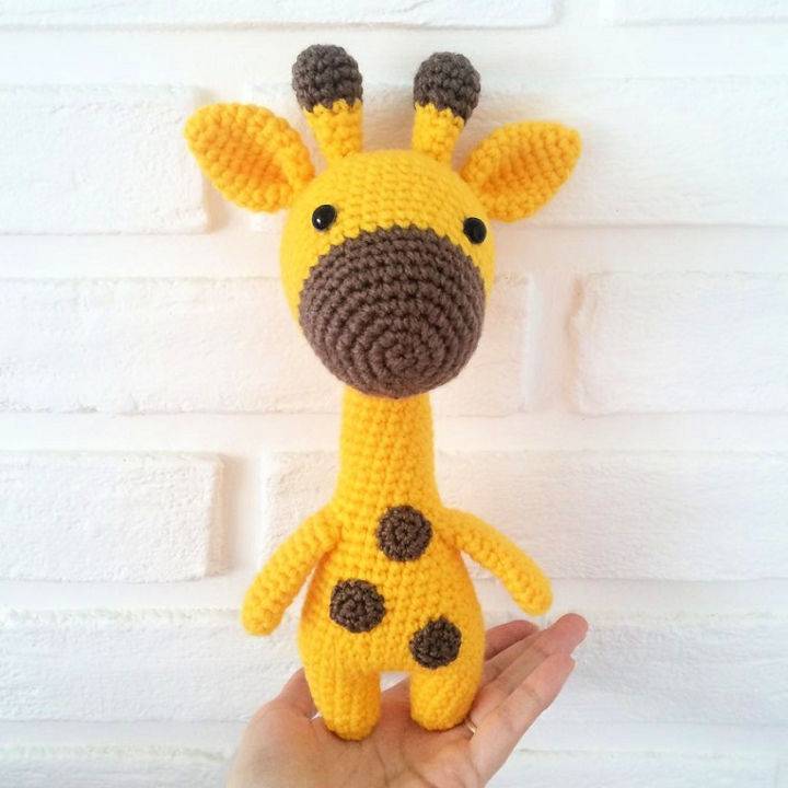 Pretty Crochet Giraffe Amigurumi Pattern