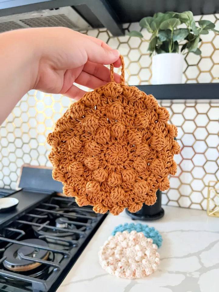 Pretty Crochet Round Potholder Pattern