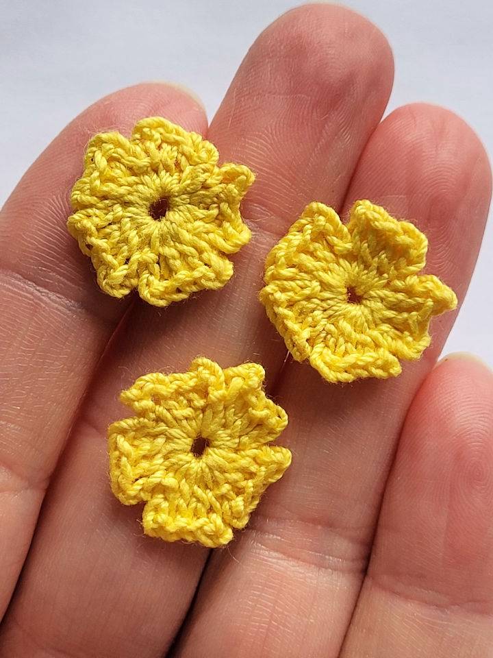 Pretty Crochet Tiny Yellow Flower Idea