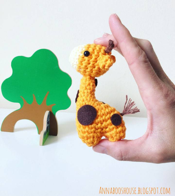 Quick and Easy Crochet Little Giraffe Pattern