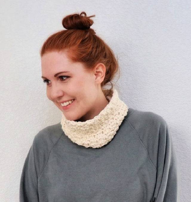 Simple Crochet Cotton Neck Warmer Pattern