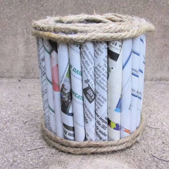 Simple Newspaper Pencil Holder Craft