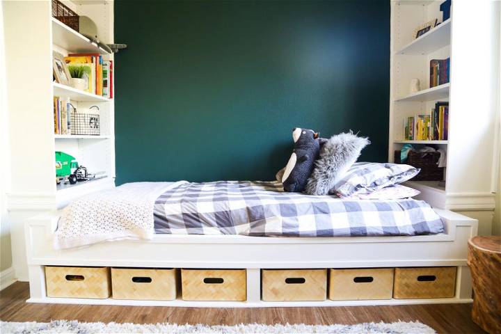 Storage Daybed With Build in Shelves