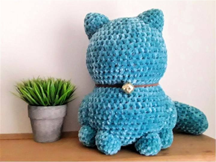Velvet Cat Plush Crochet Pattern