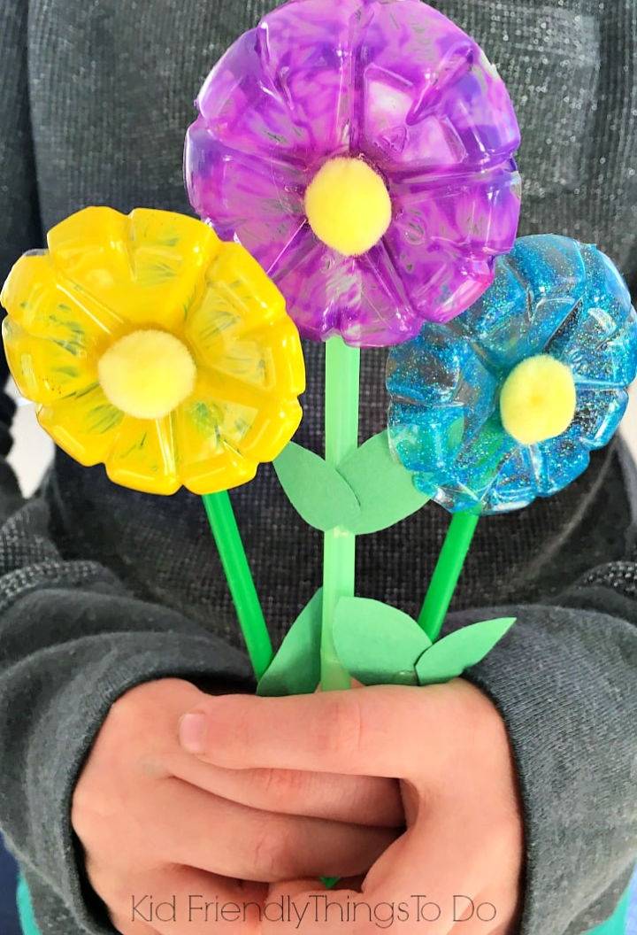 DIY Water Bottle Flower 