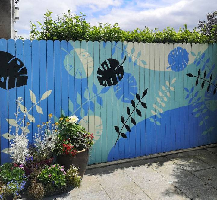 Building an Outdoor Fence Mural