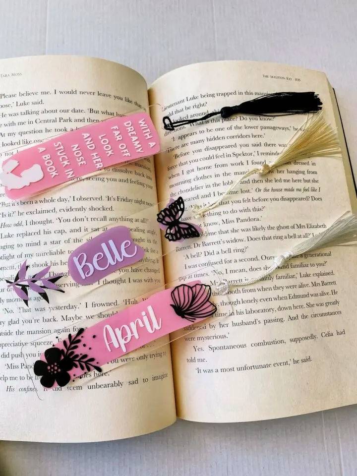 DIY Acrylic Bookmarks With Cricut