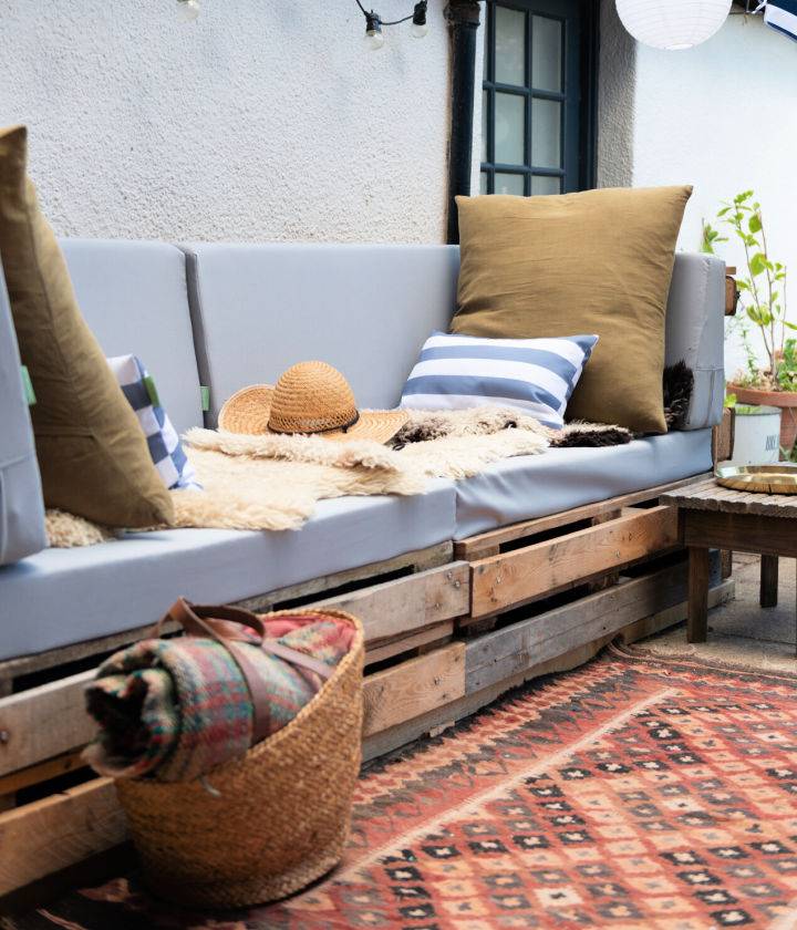 DIY Pallet Sofa - Step by Step Instructions