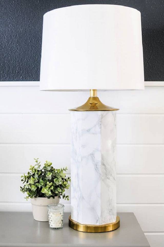 Faux Marble Table Lamp Makeover with Contact Paper
