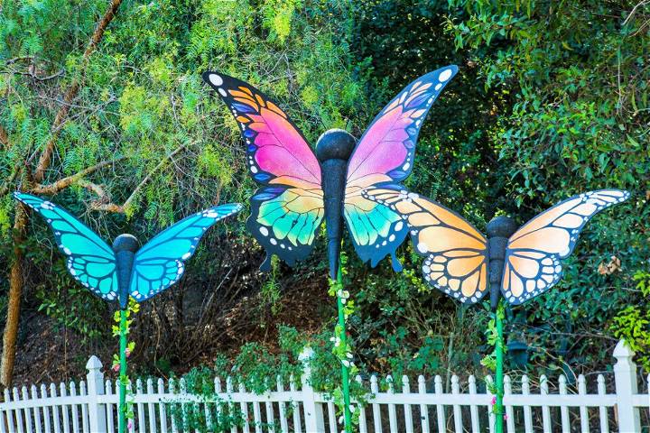 How to Make a Butterfly Lawn Stakes