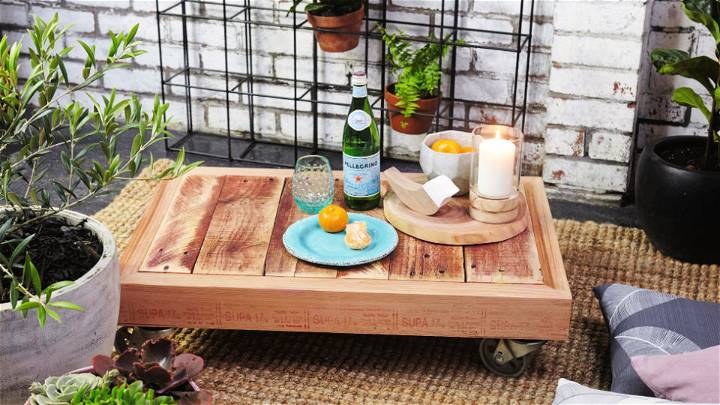 Making an Outdoor Pallet Coffee Table on Wheels