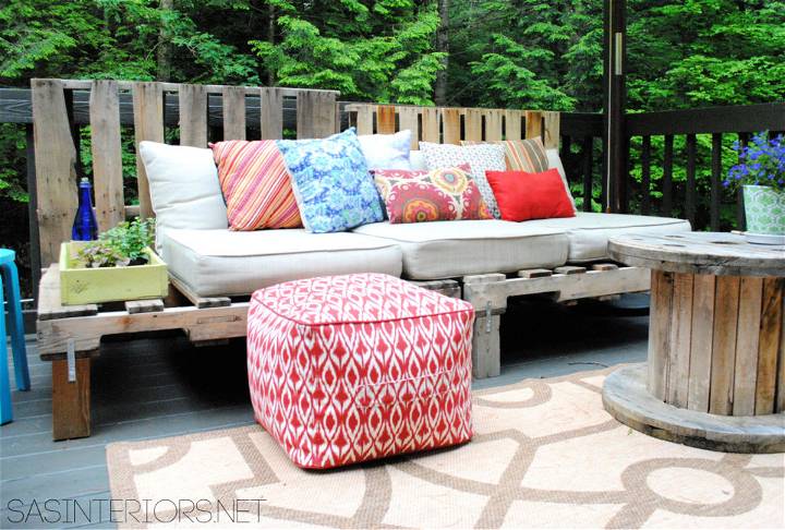 Homemade Outdoor Pallet Sofa