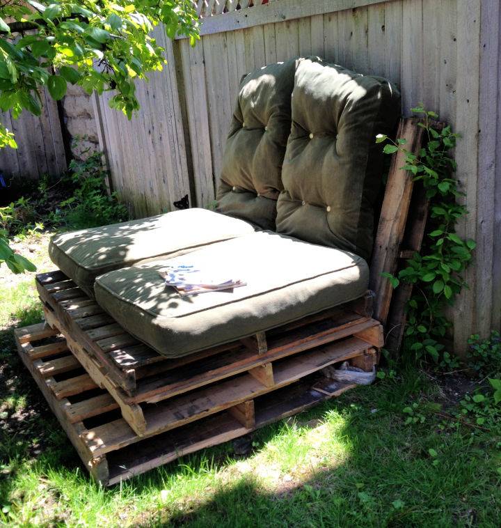 Handmade Outdoor Sofa With Pallets