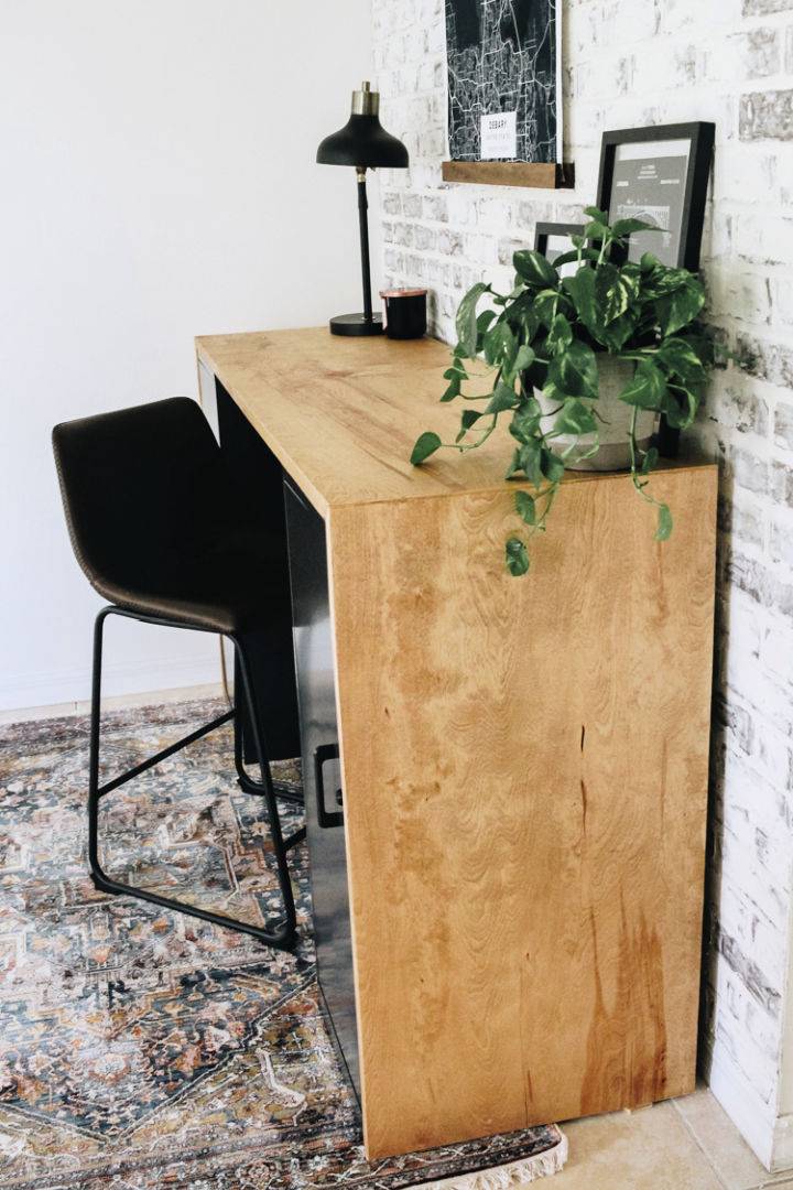 Simple DIY Plywood Desk