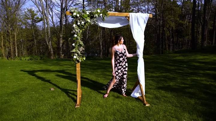 how to make a wedding arch