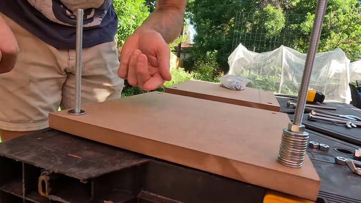 make a flower press