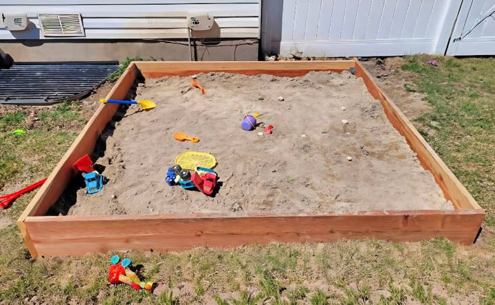 how to build a large outdoor sandbox