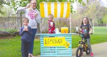 inexpensive diy lemonade stand