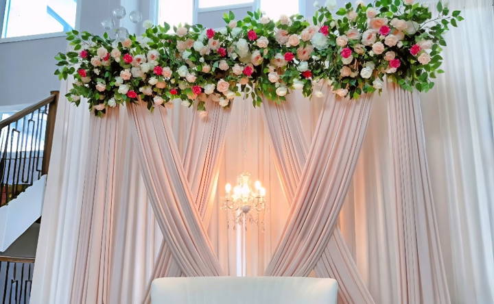 beautiful diy wedding backdrop