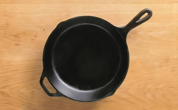 best way to clean a cast iron skillet