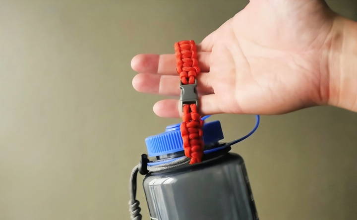 easy diy paracord water bottle handle