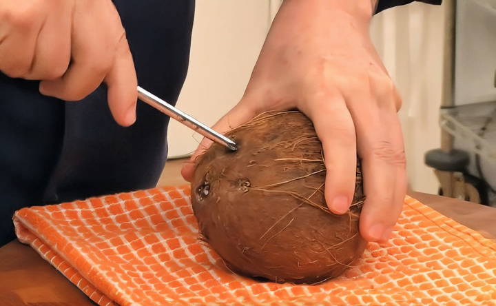 easy method to open a coconut