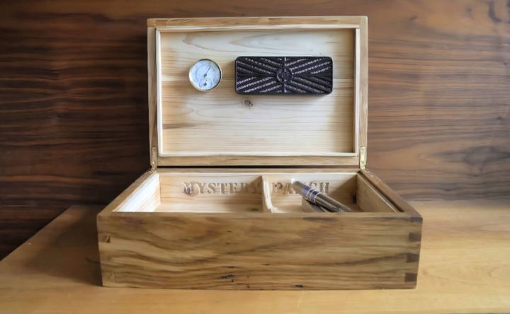 how to build a dovetail humidor