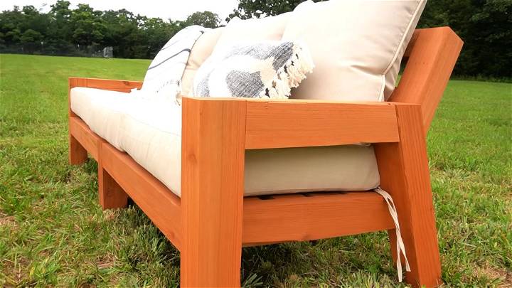 how to build an outdoor couch