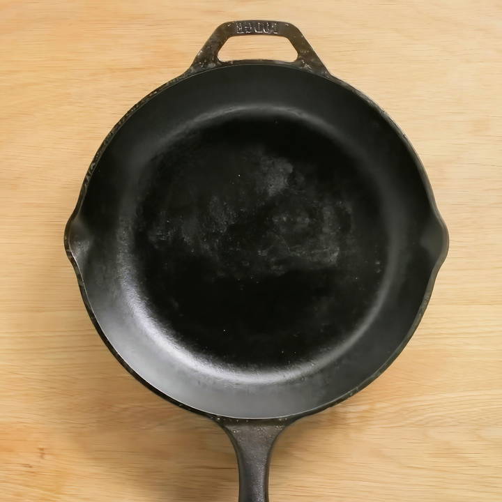 how to clean cast iron skillet