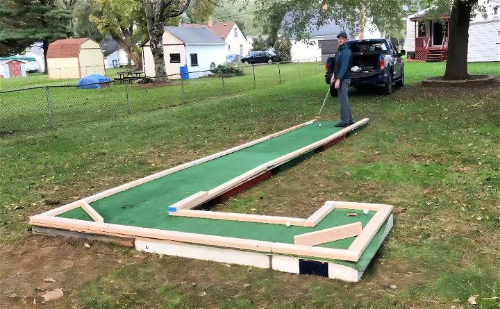 diy backyard mini golf course