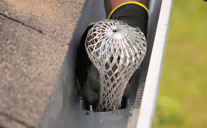 how to clean gutters with a pressure washer