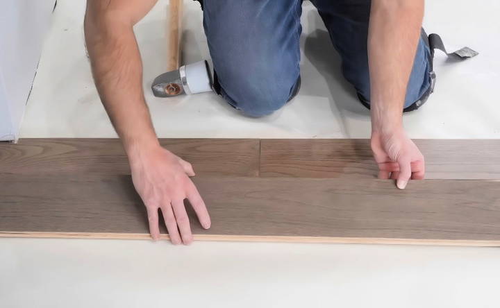 beginner guide to installing a hardwood floor