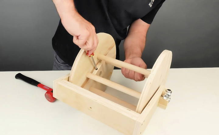 building a plywood hose reel