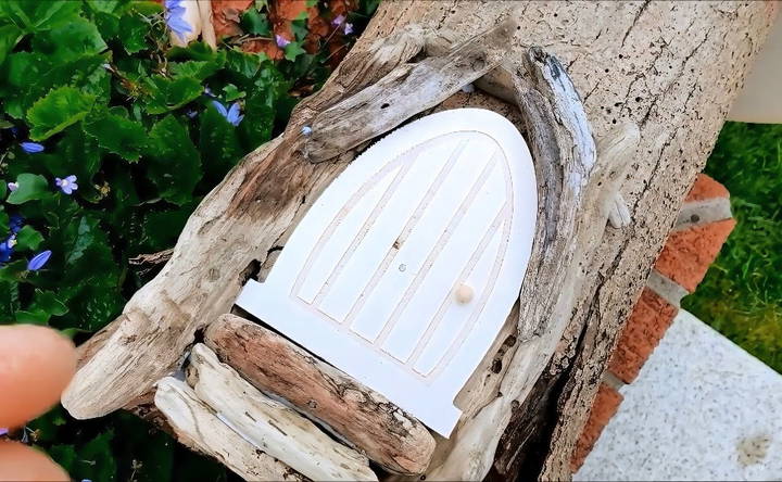 diy tree stump fairy house