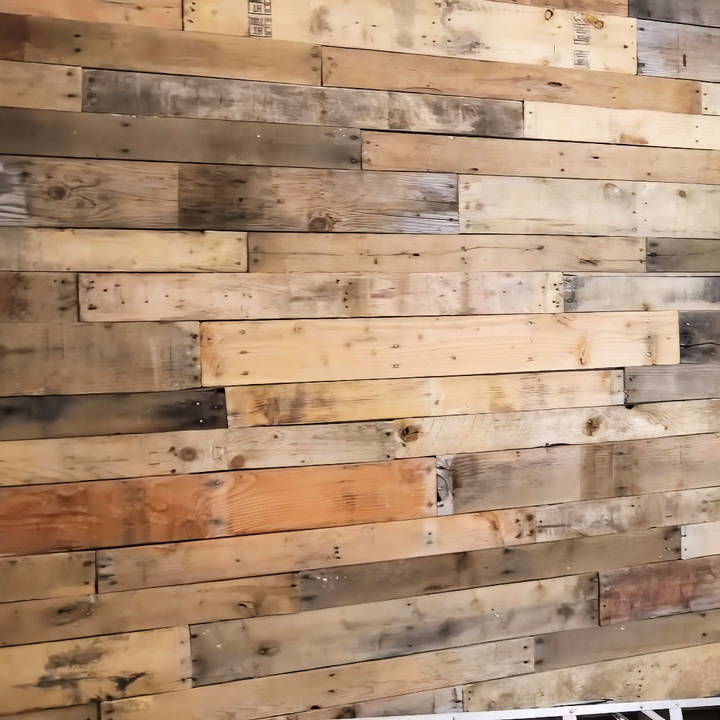 inexpensive diy pallet wall