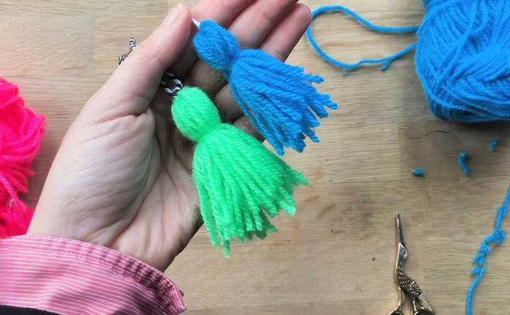 make a yarn tassel step by step