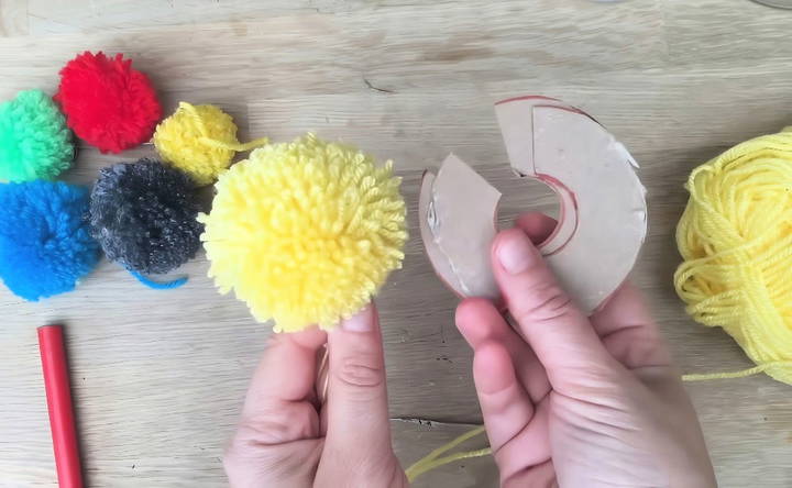 making a pom pom maker