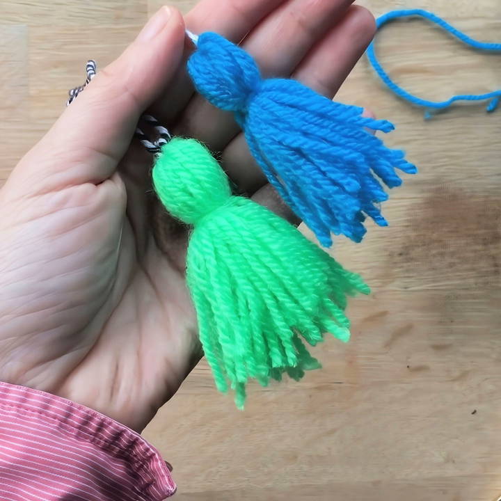 quick and easy diy yarn tassel