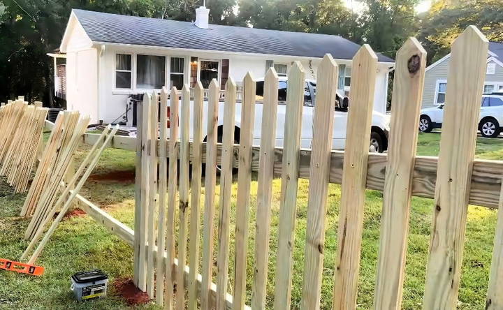 simple diy wooden picket fence