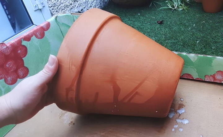 sealing the terracotta pot