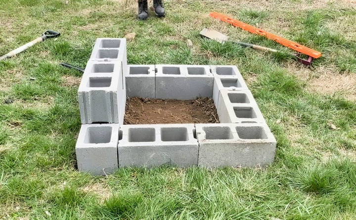 add the second layer of cinder blocks