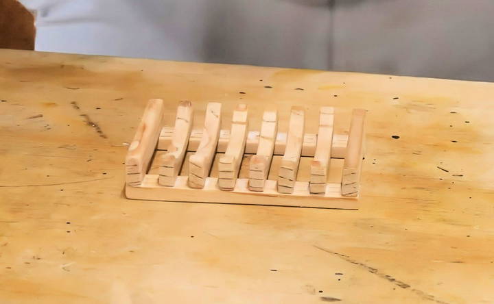 assembly the wooden soap dish