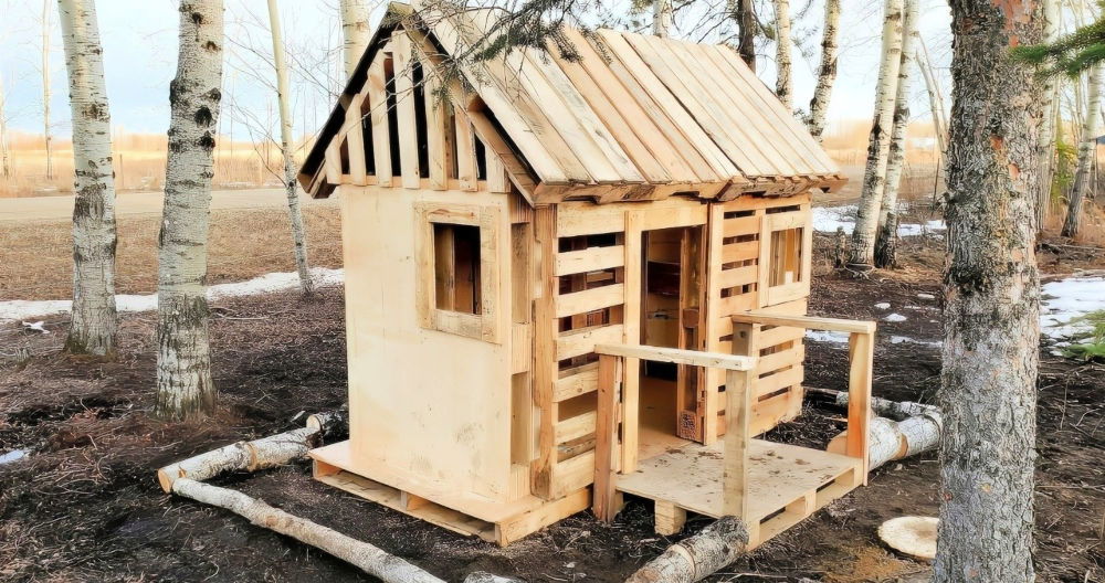 Building a DIY Pallet Playhouse