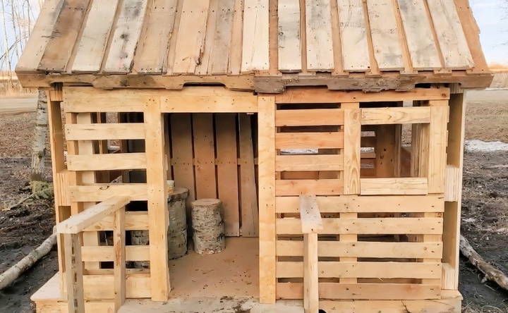 how to build a pallet playhouse