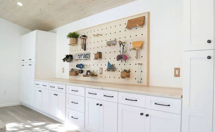 how to build a pegboard