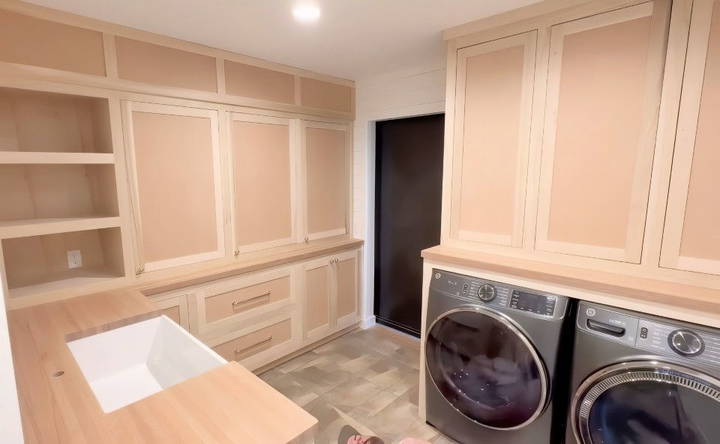 how to build laundry room cabinets