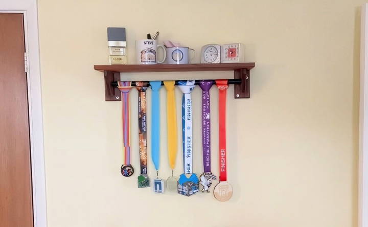 how to make a medal display