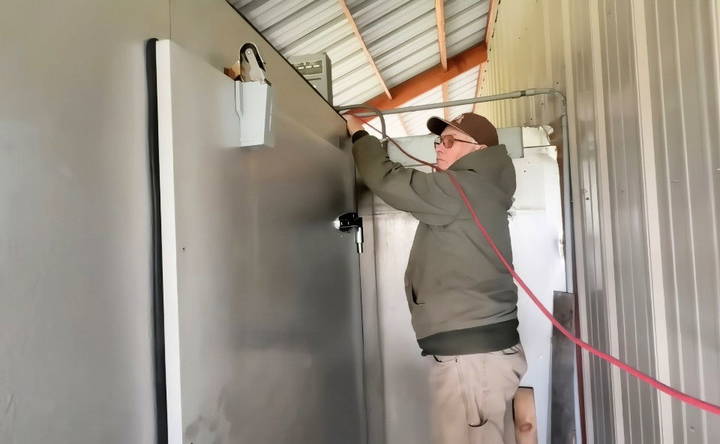 installing the freezer door