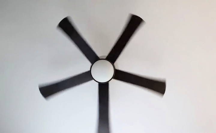 benefits of changing ceiling fan direction